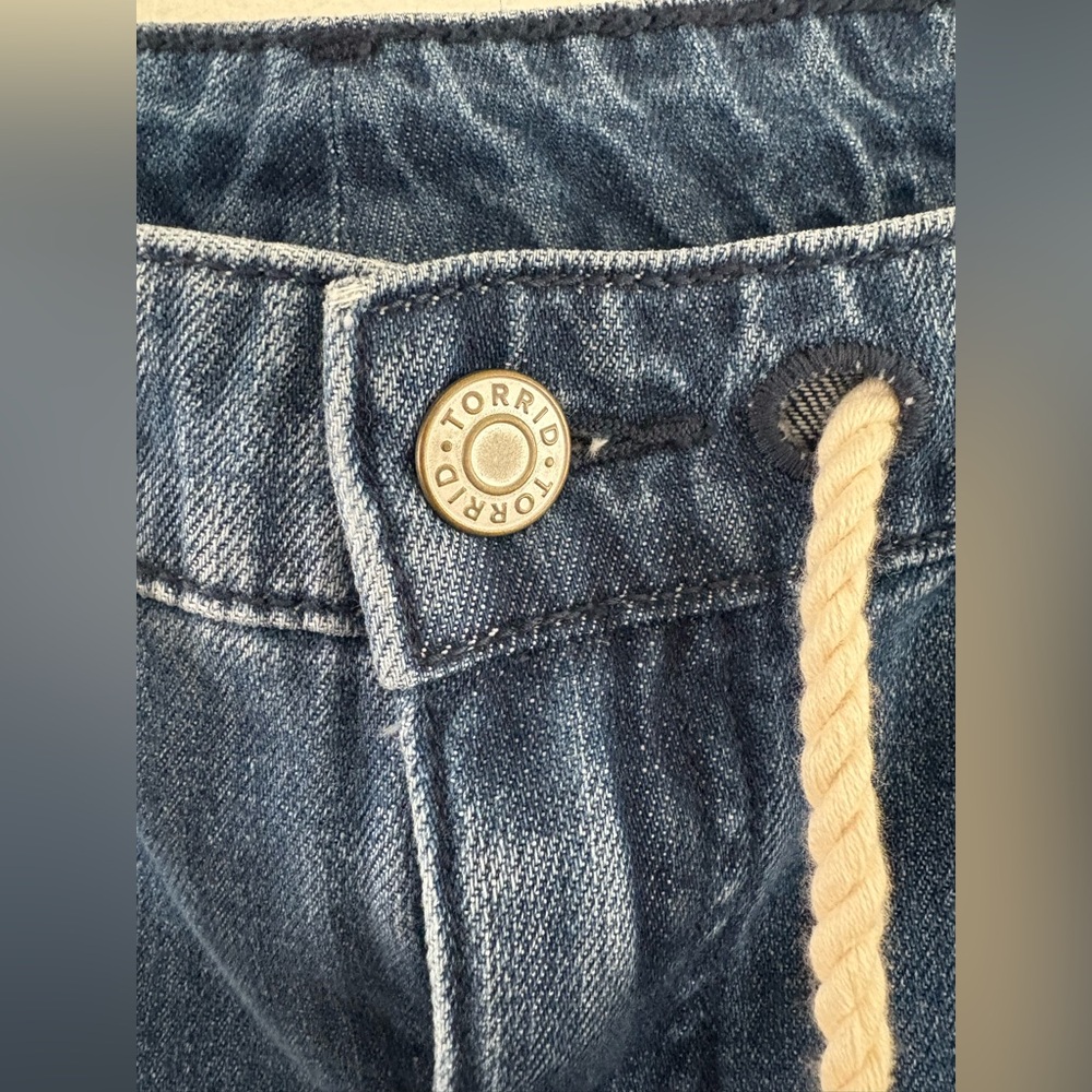 Torrid Mid-Rise Wide Leg Drapey blue Jeans size 16 - Picture 5 of 7